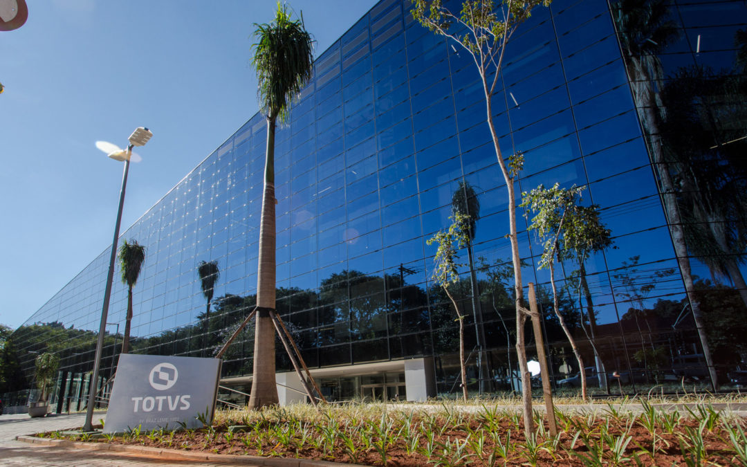 TOTVS lança programa de formação rápida e aceleração de carreira em tecnologia com foco em pessoas com deficiência