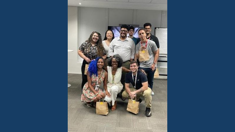 ADP realiza ação com ONGs de apoio a pacientes de câncer de mama, animais e pessoas em vulnerabilidade social