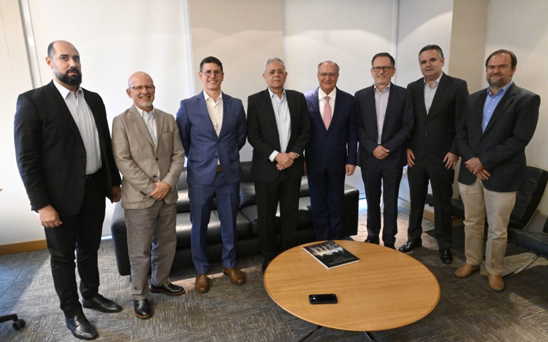 ABES conversa com Geraldo Alckmin, VP da República e ministro do MDIC, sobre IA e desoneração da folha