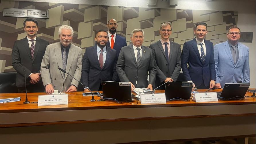 Reforma tributária pode levar a aumento dos custos, alerta setor de TI