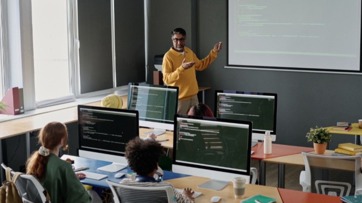 Escola da Nuvem abre novo ciclo de inscrições para cursos gratuitos em computação em nuvem e Inteligência Artificial