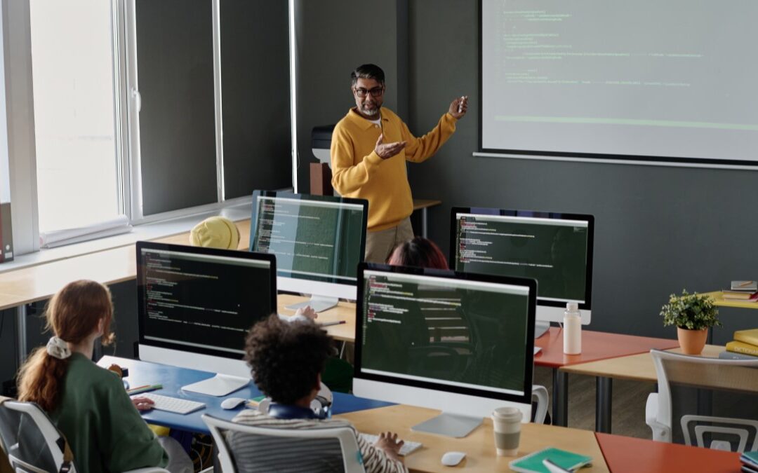 Serasa Experian abre inscrições para o Transforme-se, programa gratuito de capacitação em tecnologia para jovens de comunidades no Estado de São Paulo