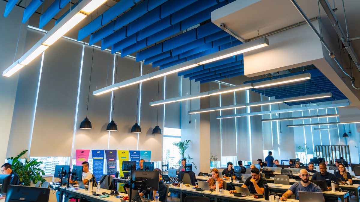 Skyone abre 50 vagas, lança programa de estágio e prevê crescer equipe em 25% em 2026